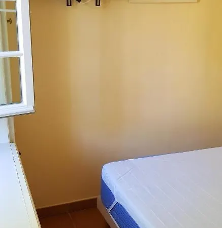 Moderne A Saint-raphael Avec Piscine Partagee